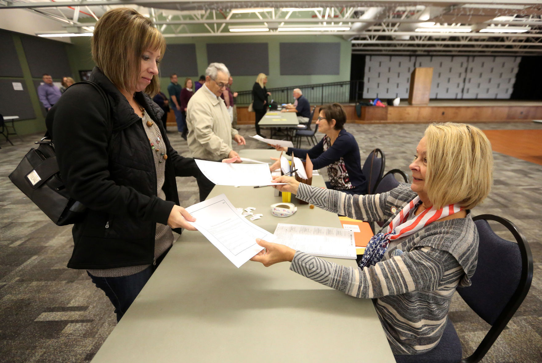 110816AP-Iowa-Votes-9